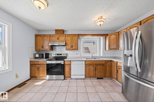 32 Danforth Crescent, St. Albert, AB 