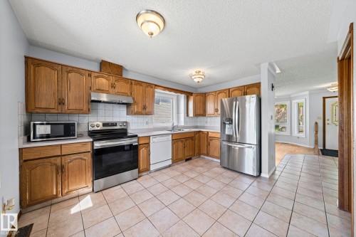 32 Danforth Crescent, St. Albert, AB 