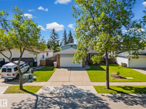 32 Danforth Crescent, St. Albert, AB 