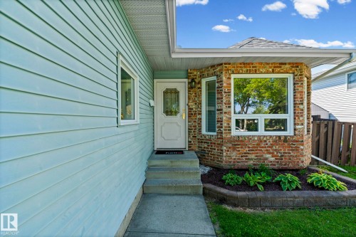 32 Danforth Crescent, St. Albert, AB 