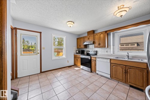 32 Danforth Crescent, St. Albert, AB 