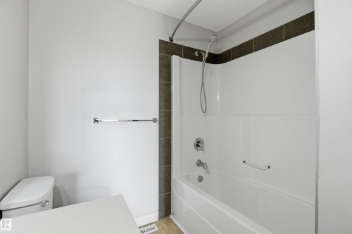 2017 118 Street, Edmonton, AB - Indoor Photo Showing Bathroom