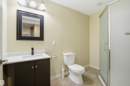 2017 118 Street, Edmonton, AB - Indoor Photo Showing Bathroom