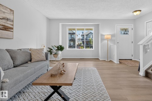 718 88A Street, Edmonton, AB 