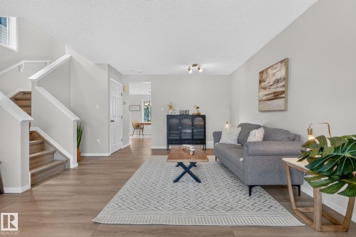 718 88A Street, Edmonton, AB 
