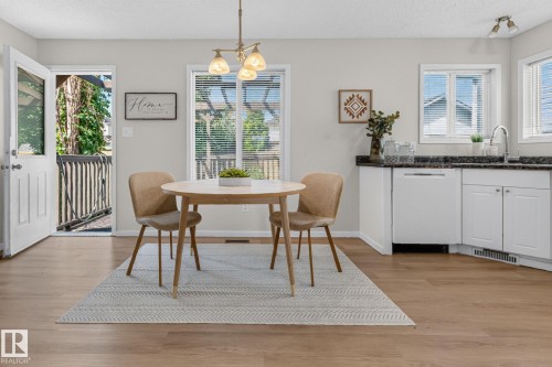 718 88A Street, Edmonton, AB 