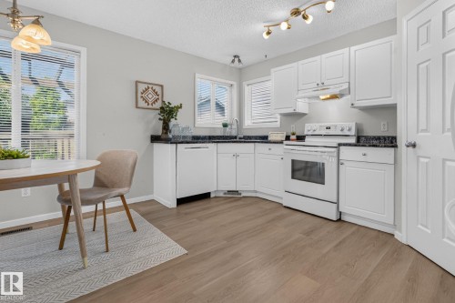 718 88A Street, Edmonton, AB 