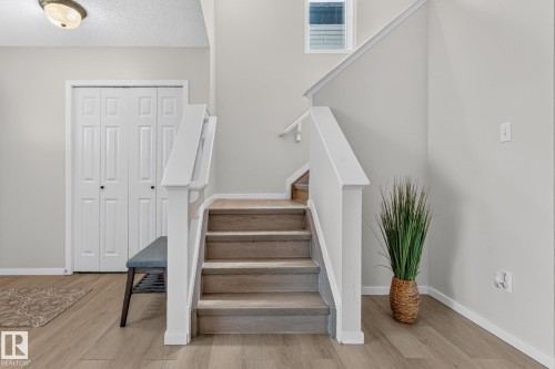 718 88A Street, Edmonton, AB 