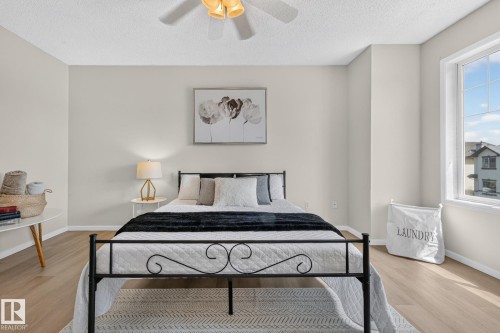 718 88A Street, Edmonton, AB 