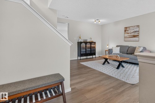 718 88A Street, Edmonton, AB 
