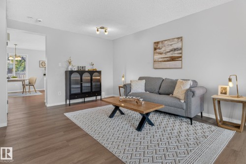 718 88A Street, Edmonton, AB 