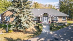 349 52471 RGE ROAD 223  Rural Strathcona County, AB T8A 4P7