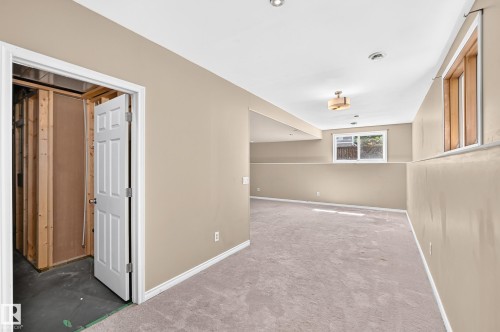 1941 Chapman Road, Edmonton, AB 