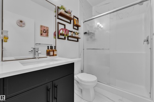 1538 Grant Way Nw, Edmonton, AB - Indoor Photo Showing Bathroom