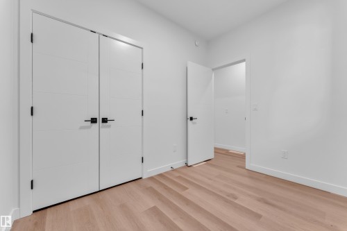 1538 Grant Way Nw, Edmonton, AB - Indoor Photo Showing Other Room