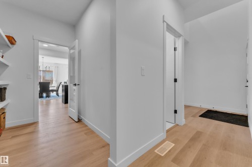 1538 Grant Way Nw, Edmonton, AB - Indoor Photo Showing Other Room