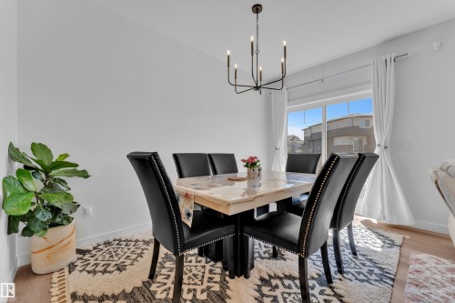 1538 Grant Way Nw, Edmonton, AB - Indoor Photo Showing Dining Room