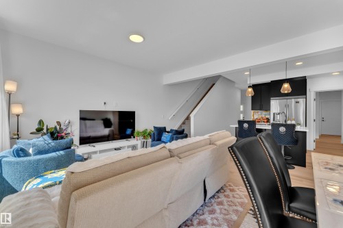 1538 Grant Way Nw, Edmonton, AB - Indoor
