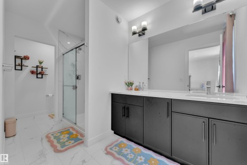 1538 Grant Way Nw, Edmonton, AB - Indoor Photo Showing Bathroom