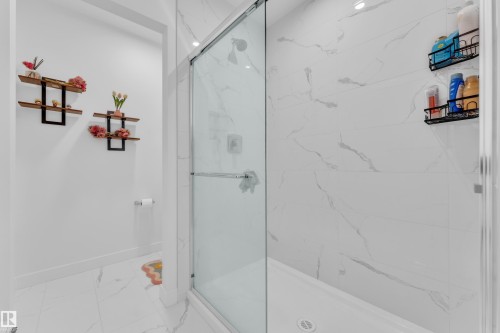 1538 Grant Way Nw, Edmonton, AB - Indoor Photo Showing Bathroom