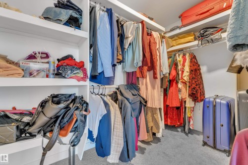 1538 Grant Way Nw, Edmonton, AB - Indoor With Storage