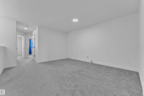 1538 Grant Way Nw, Edmonton, AB - Indoor Photo Showing Other Room