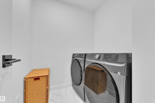 1538 Grant Way Nw, Edmonton, AB - Indoor Photo Showing Laundry Room