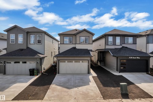 1538 Grant Way Nw, Edmonton, AB - Outdoor With Facade