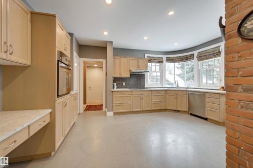 106 St George'S Crescent, Edmonton, AB 