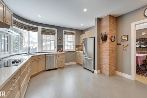 106 St George'S Crescent, Edmonton, AB 