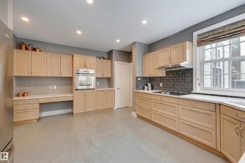 106 St George'S Crescent, Edmonton, AB 