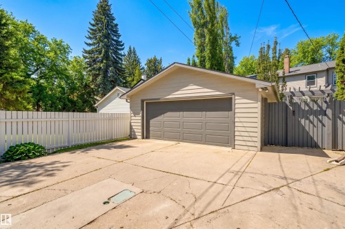 106 St George'S Crescent, Edmonton, AB 