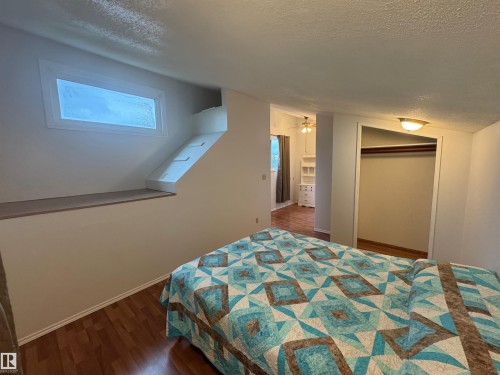 59416 Rng Rd 94, Rural St. Paul County, AB - Indoor Photo Showing Bedroom
