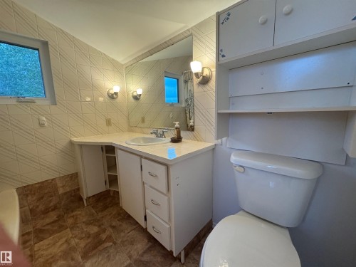 59416 Rng Rd 94, Rural St. Paul County, AB - Indoor Photo Showing Bathroom