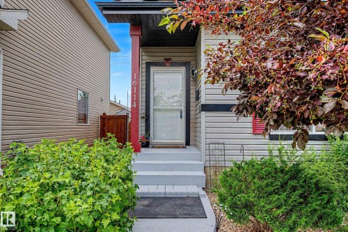 16114 43 Street, Edmonton, AB 