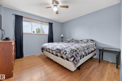 2027 38 Street, Edmonton, AB 