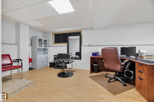 2027 38 Street, Edmonton, AB 