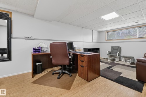 2027 38 Street, Edmonton, AB 