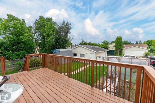 2027 38 Street, Edmonton, AB 