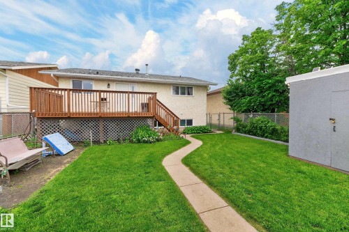 2027 38 Street, Edmonton, AB 
