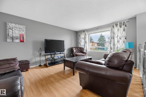 2027 38 Street, Edmonton, AB 