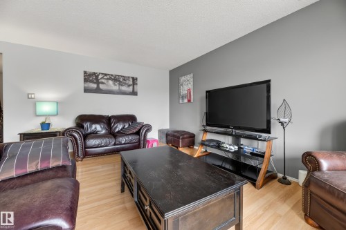 2027 38 Street, Edmonton, AB 