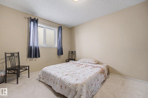 Soft neutral wall tones complement the light-colored carpeting - 19039 47 Avenue, Edmonton, AB 