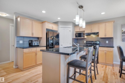 5912 8 Avenue, Edmonton, AB 