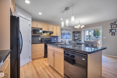 5912 8 Avenue, Edmonton, AB 
