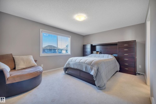 5912 8 Avenue, Edmonton, AB 