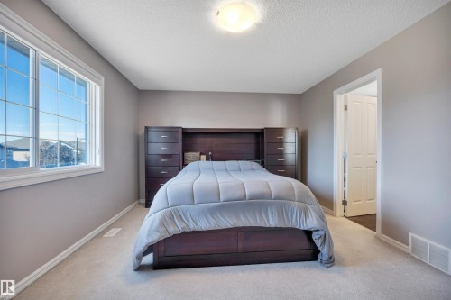 5912 8 Avenue, Edmonton, AB 