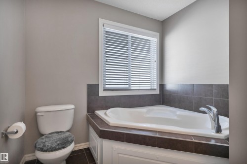 5912 8 Avenue, Edmonton, AB 