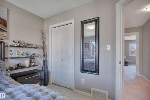 5912 8 Avenue, Edmonton, AB 