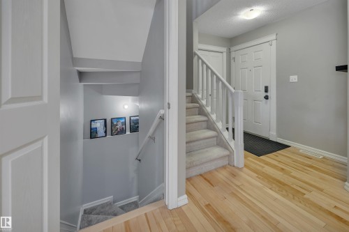5912 8 Avenue, Edmonton, AB 